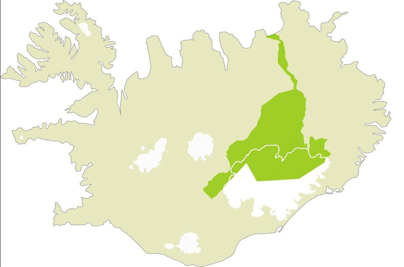 Þjóðgarður norðan Vatnajökuls samkvæmt tillögu „þingmannanefndarinnar“ árið 2004. (Kortagerð: Karl Benediktsson.) Birtist í Ritgerð eftir Arnþór Gunnarsson, 2010  Kortið hér að ofan sýnir að þegar árið 2004 lá fyrir samþykki allra flokka á Alþingi.