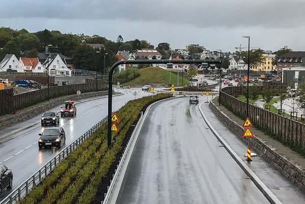 Ein af 38 nýjum gjaldtökustöðvum á Stavangersvæðinu. Mynd: Alise Lea Tiller.