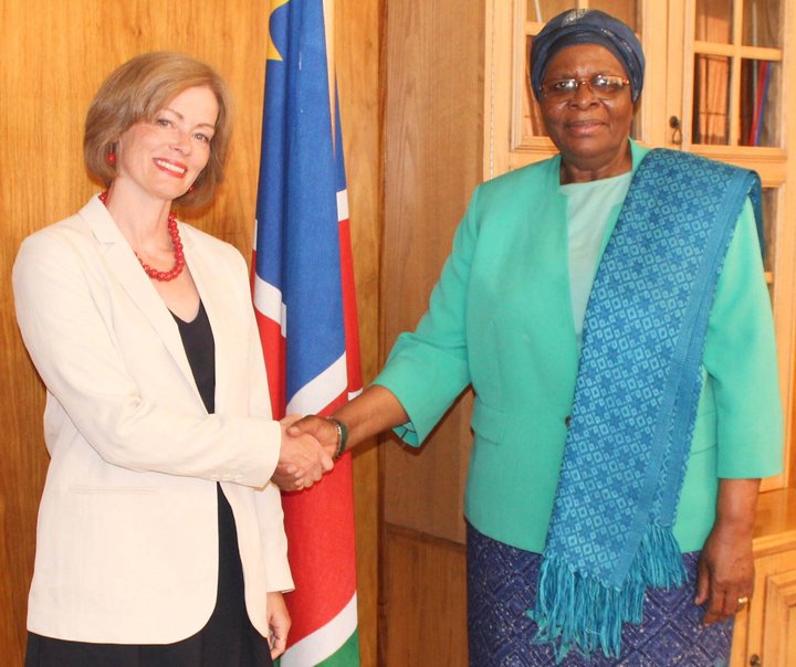 Unnur Orradóttir Remette fyrrverandi sendiherra í Úganda og Netumbo Nandi-Ndaitwah ráðherra alþjóðasamstarfs í Namibíu.
