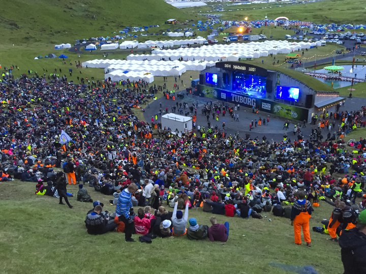 Íþróttafélagið ÍBV metur heildartjón sitt vegna samkomutakmarkana á yfir 300 milljónir króna. Félagið telur sig eiga inni fé hjá stjórnvöldum.